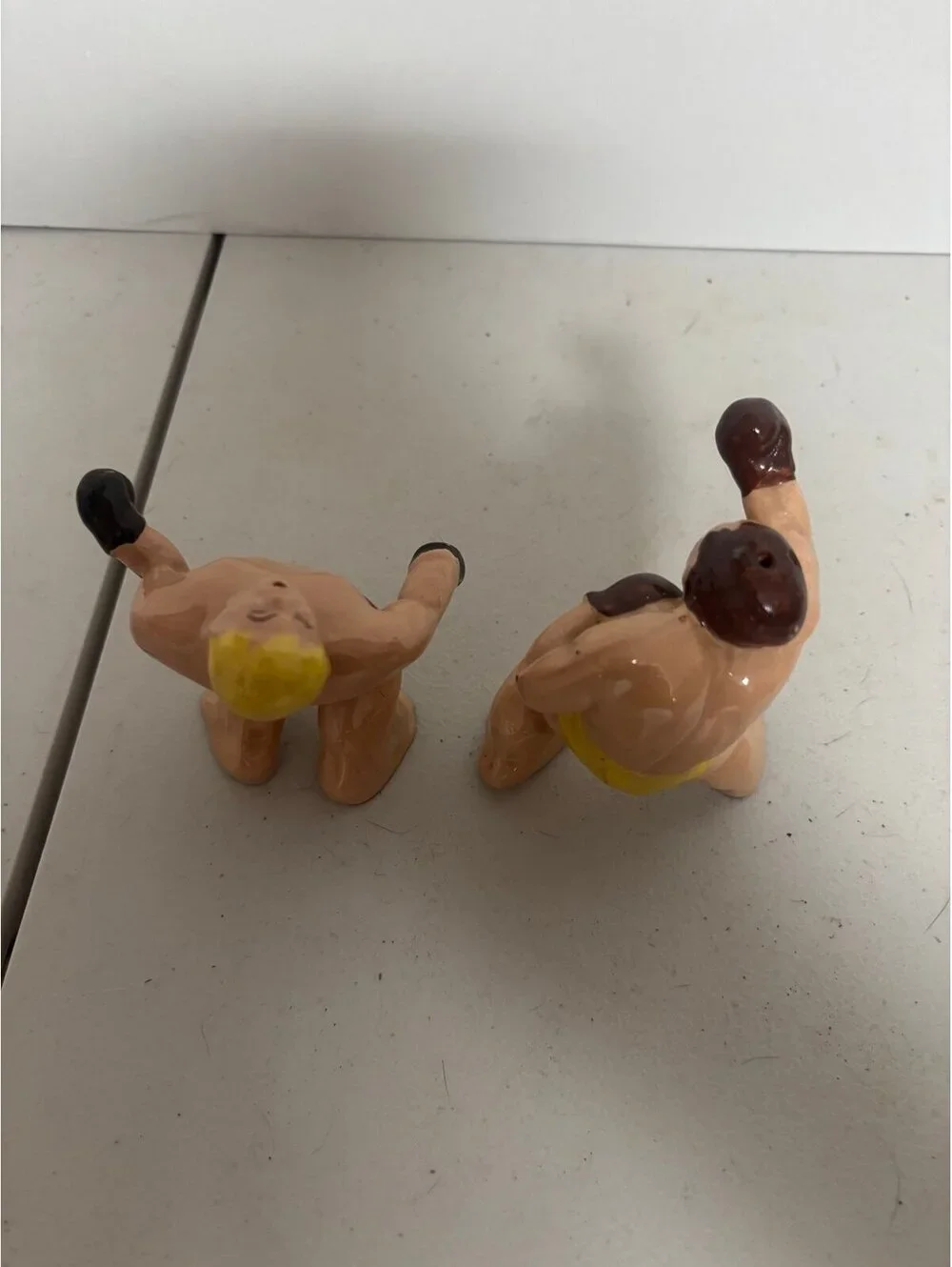 Vintage boxing figurines made in Japan - salt and pepper shaker